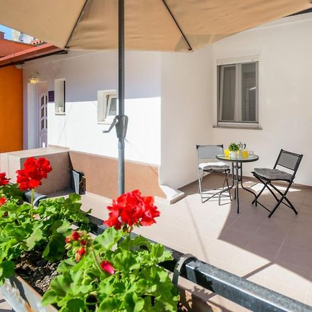 Charming Apartment In Town Center Pola Esterno foto