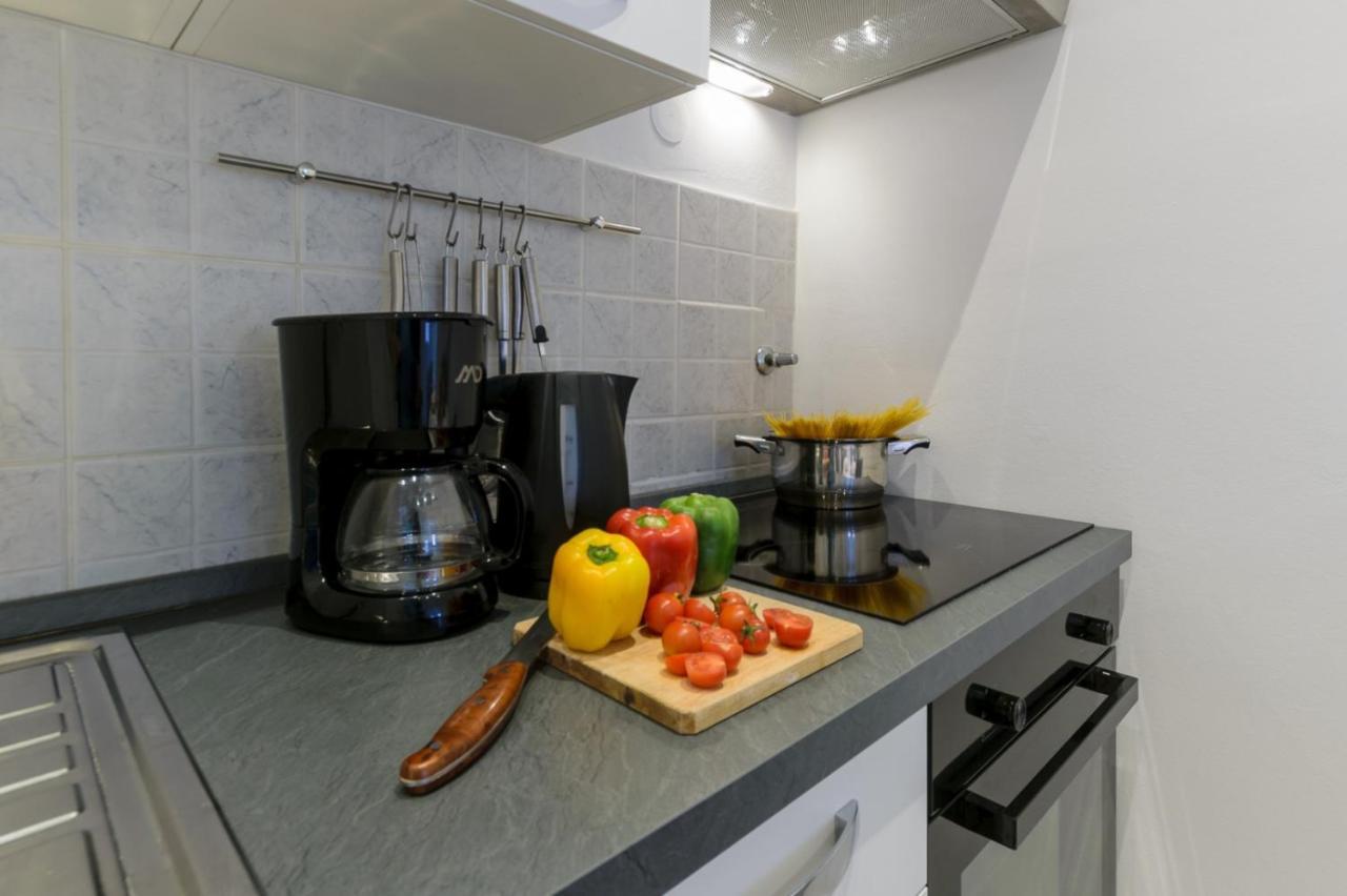 Charming Apartment In Town Center Pola Esterno foto